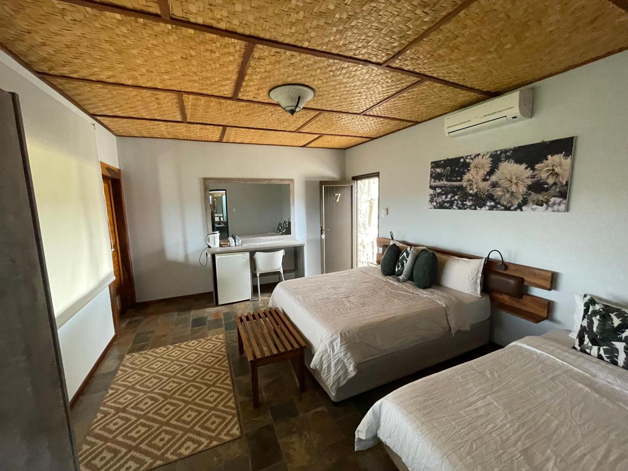 Aloegrove Safari Lodge Otjiwarongo Dış mekan fotoğraf