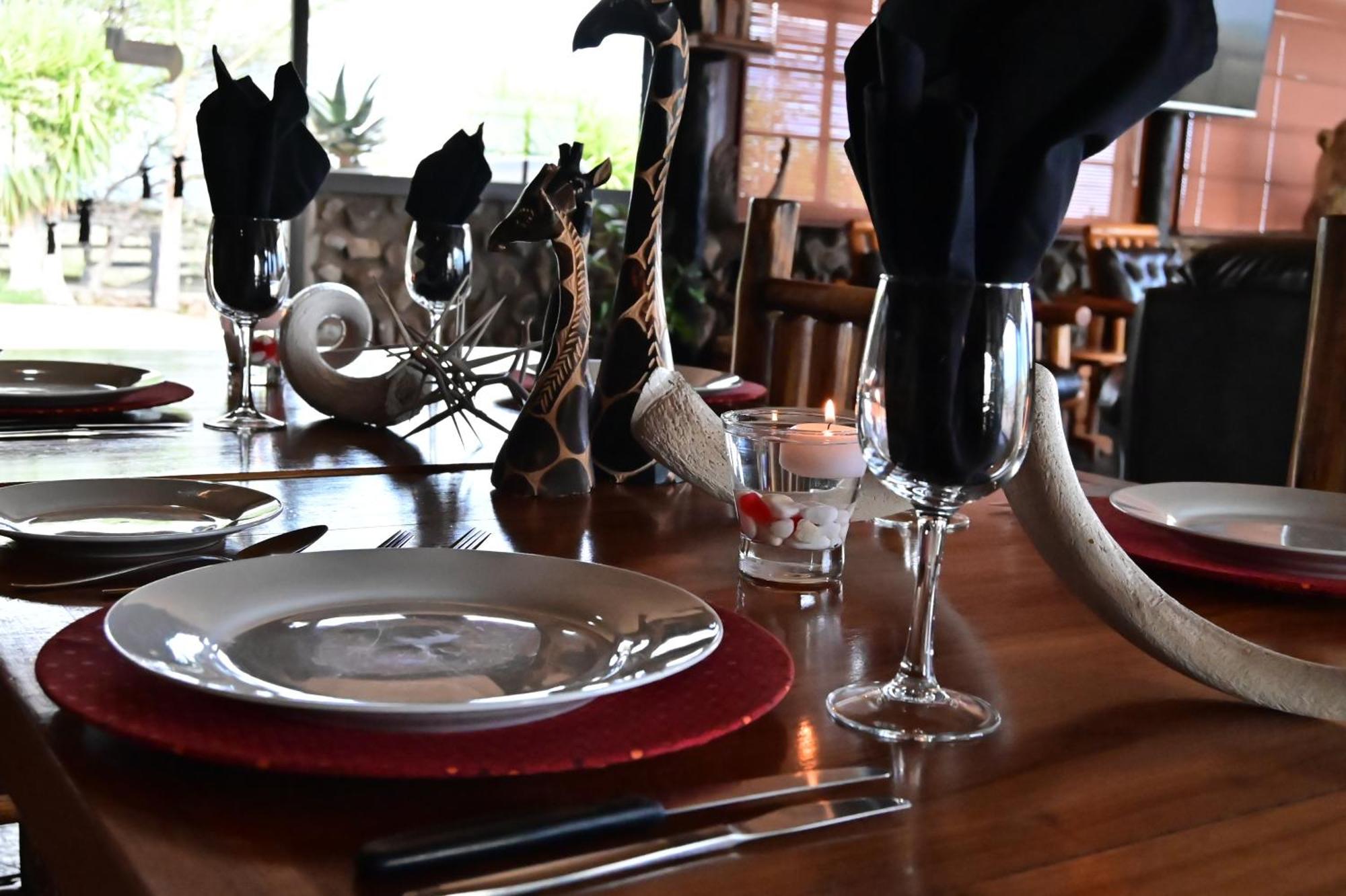 Aloegrove Safari Lodge Otjiwarongo Dış mekan fotoğraf