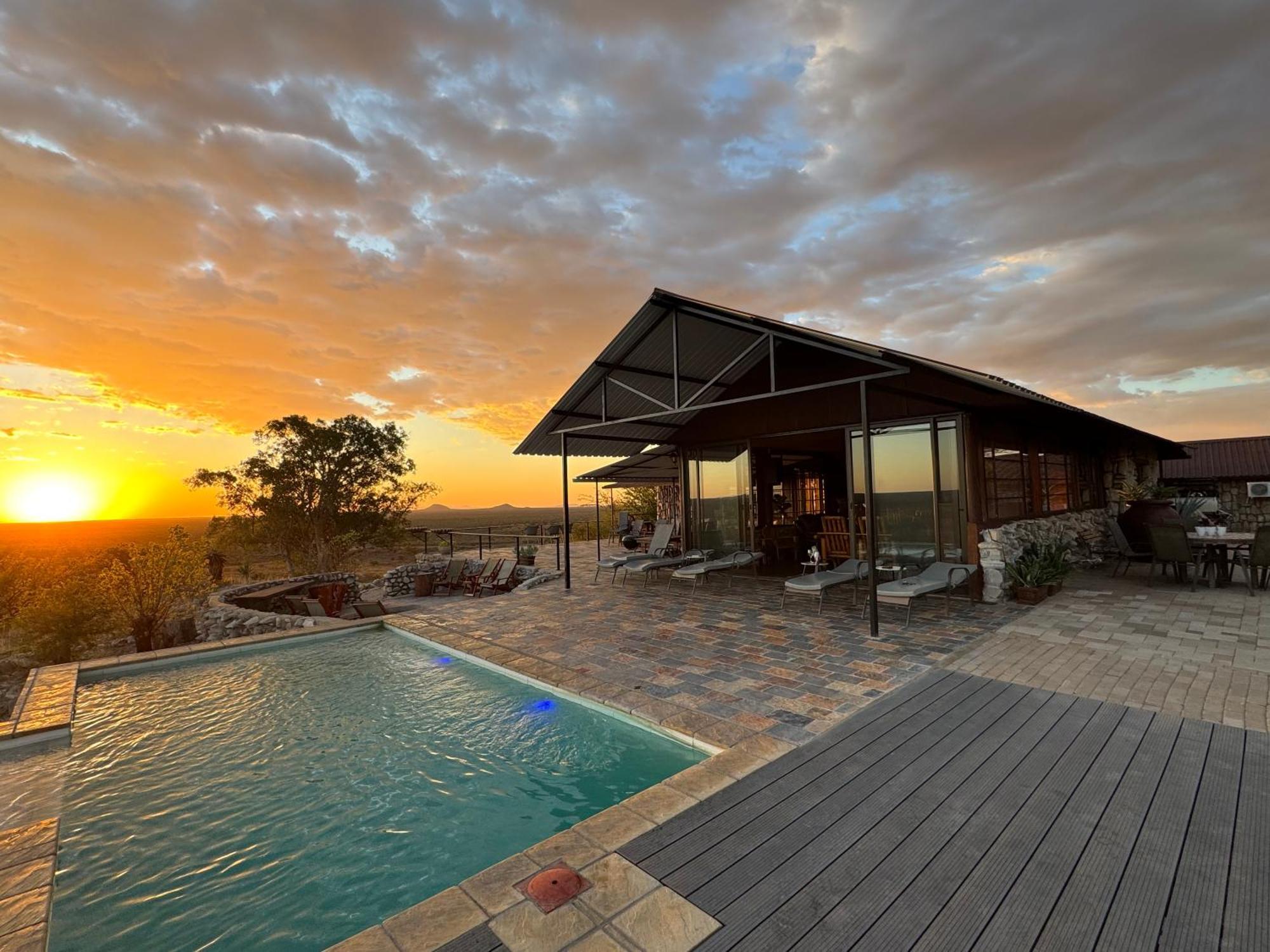 Aloegrove Safari Lodge Otjiwarongo Dış mekan fotoğraf